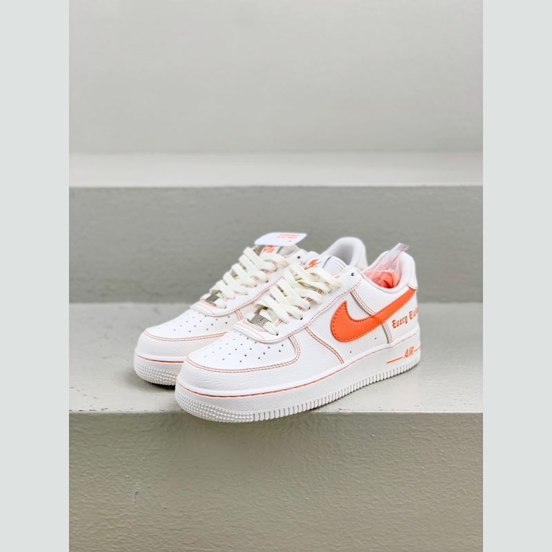 l**is V*t*n sneakers